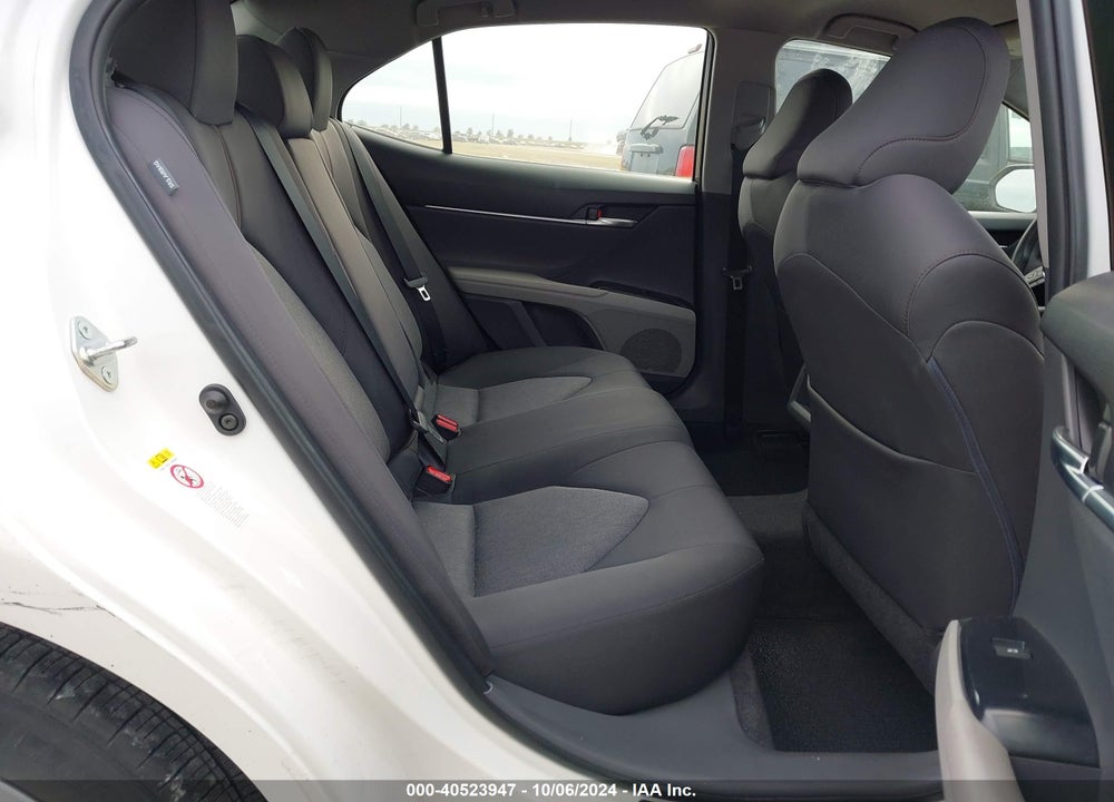 2018 TOYOTA CAMRY LE VIN: JTNB11HK5J3034044