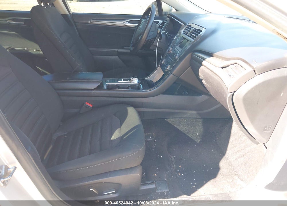 2017 FORD FUSION SE VIN: 3FA6P0HD1HR321012