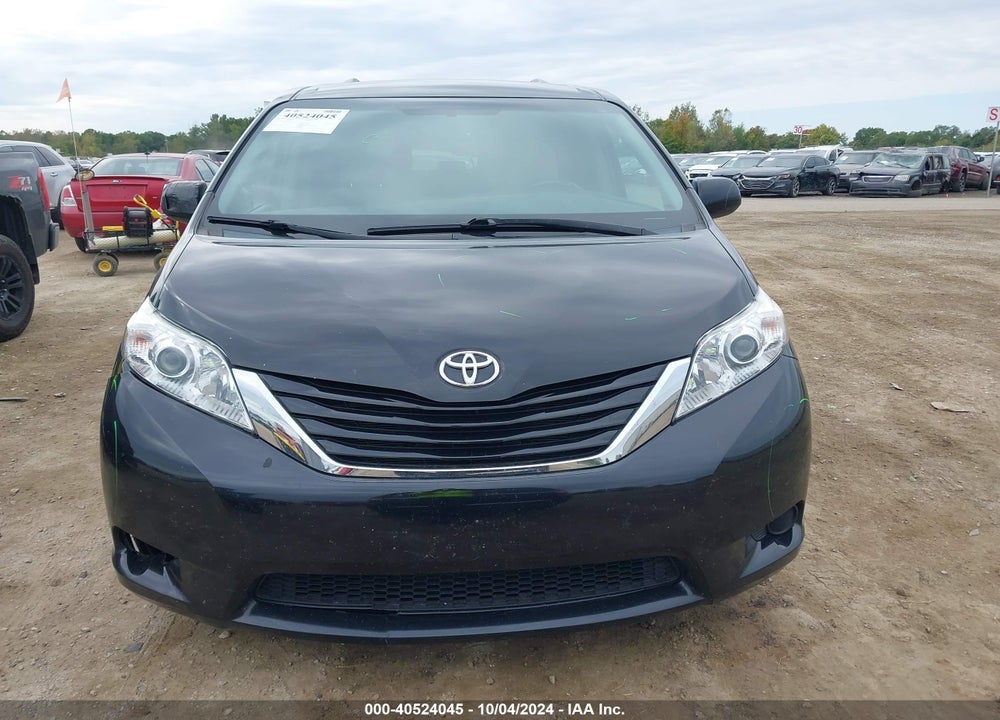 2015 TOYOTA SIENNA LE 8 PASSENGER VIN: 5TDKK3DC0FS581210