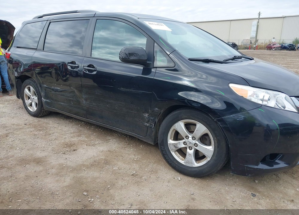 2015 TOYOTA SIENNA LE 8 PASSENGER VIN: 5TDKK3DC0FS581210