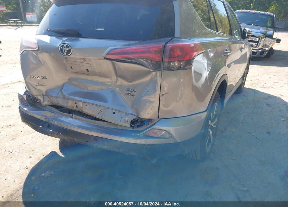 2016 TOYOTA RAV4 XLE VIN: 2T3RFREV6GW439241
