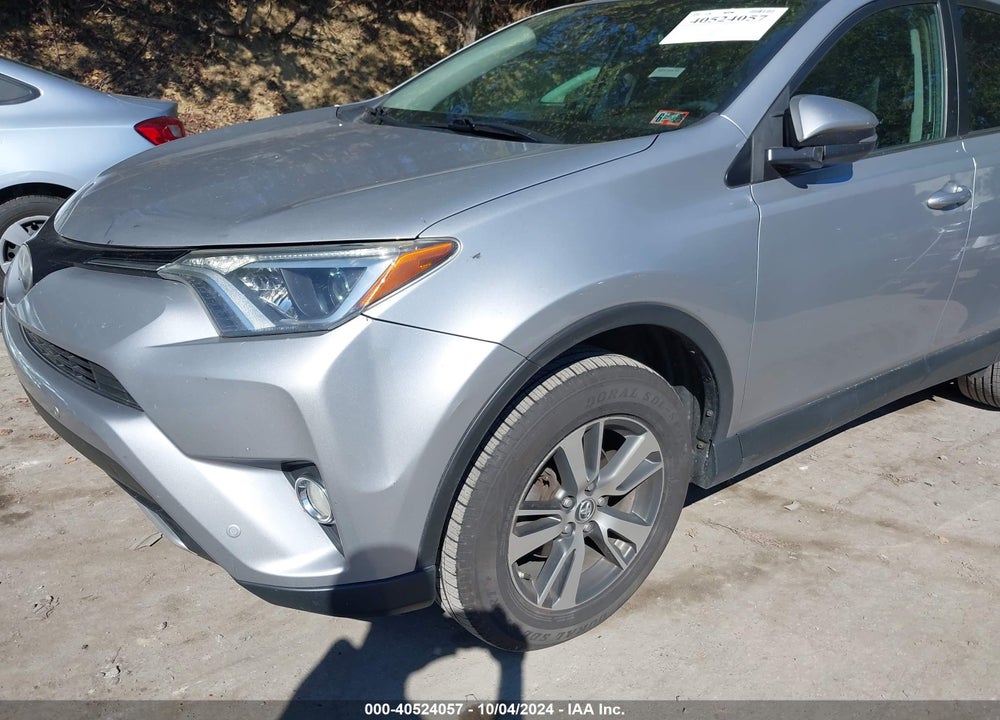 2016 TOYOTA RAV4 XLE VIN: 2T3RFREV6GW439241