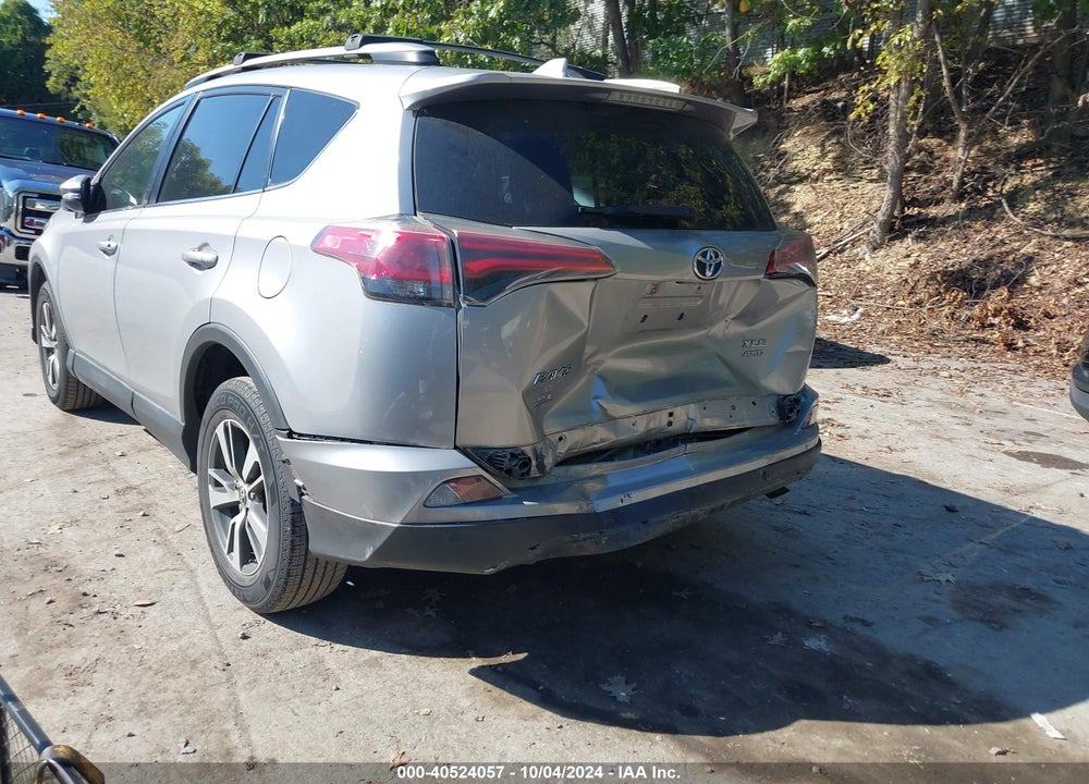2016 TOYOTA RAV4 XLE VIN: 2T3RFREV6GW439241