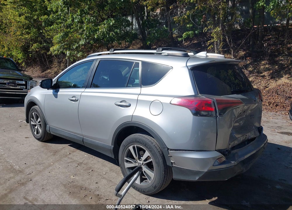 2016 TOYOTA RAV4 XLE VIN: 2T3RFREV6GW439241