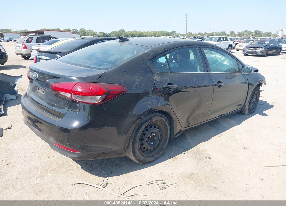 2018 KIA FORTE LX VIN: 3KPFL4A73JE264018