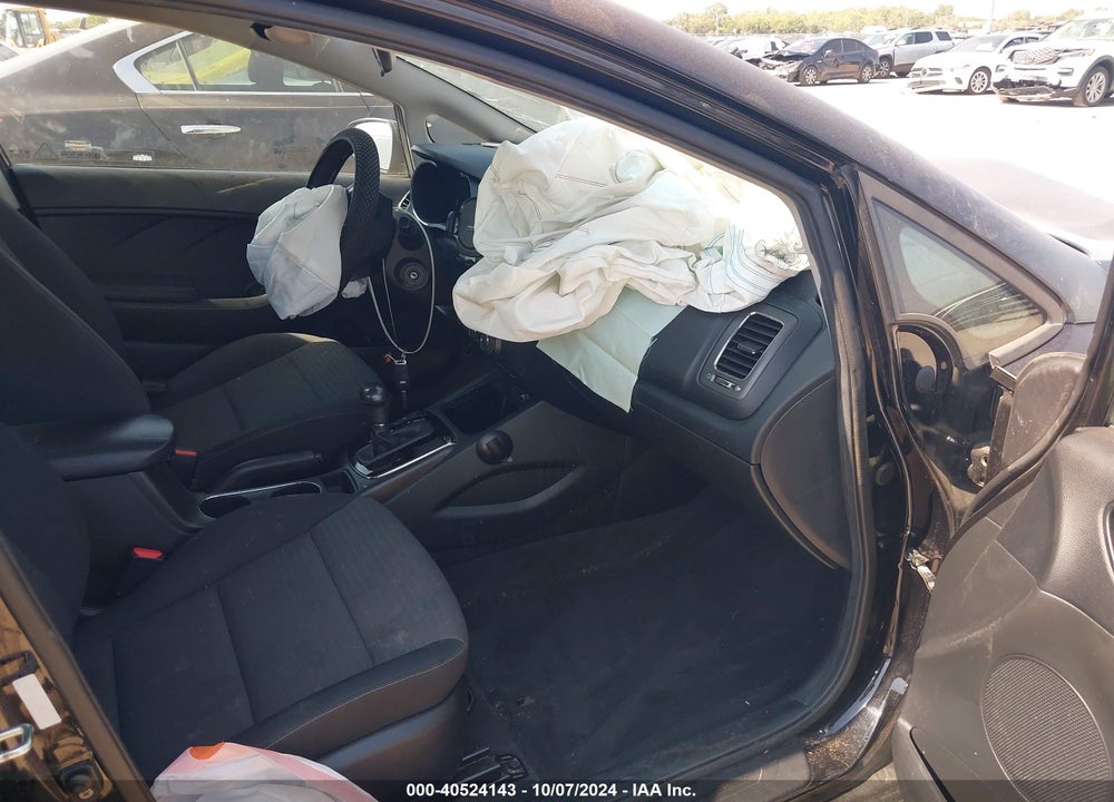 2018 KIA FORTE LX VIN: 3KPFL4A73JE264018