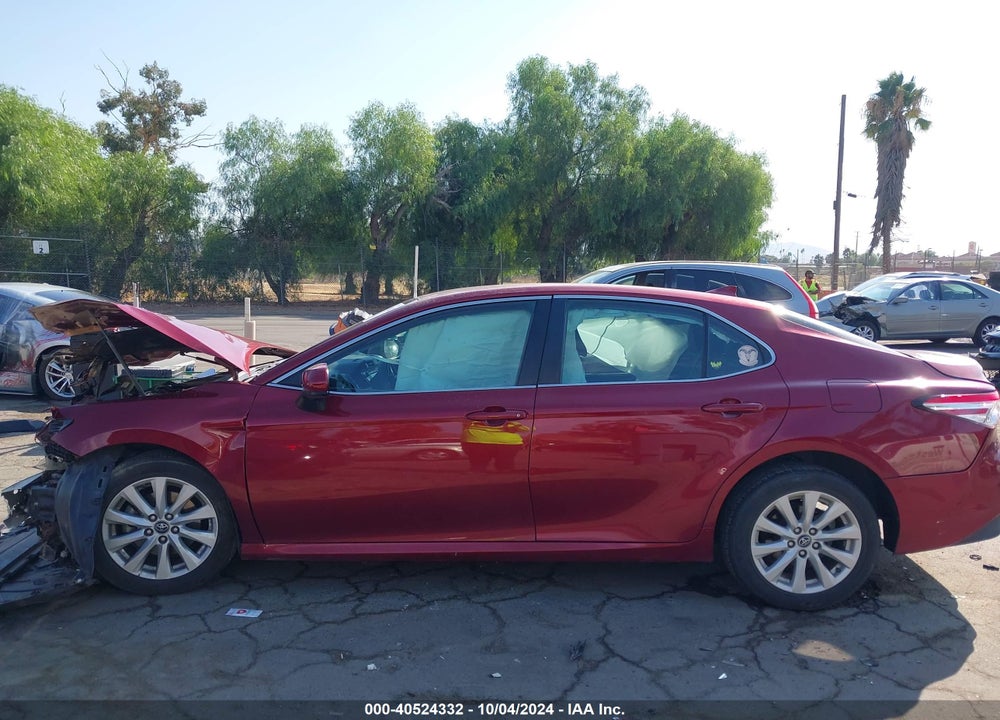 2019 TOYOTA CAMRY LE VIN: 4T1B11HK5KU707376