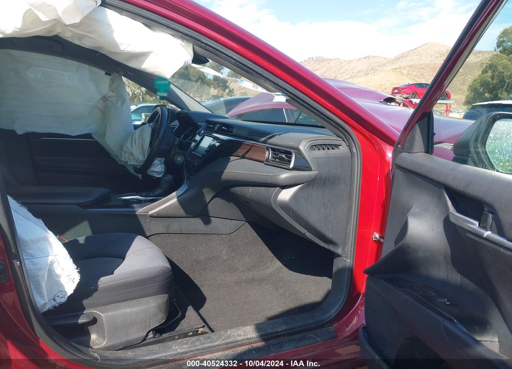 2019 TOYOTA CAMRY LE VIN: 4T1B11HK5KU707376