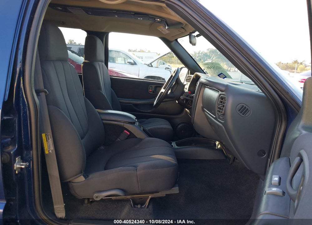 2004 CHEVROLET S-10 LS VIN: 1GCDT13X94K136869