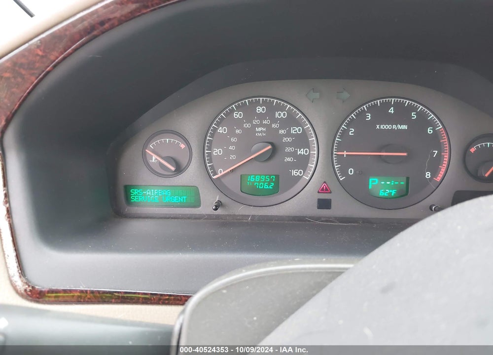 2002 VOLVO V70 XC VIN: YV1SZ58D821080366