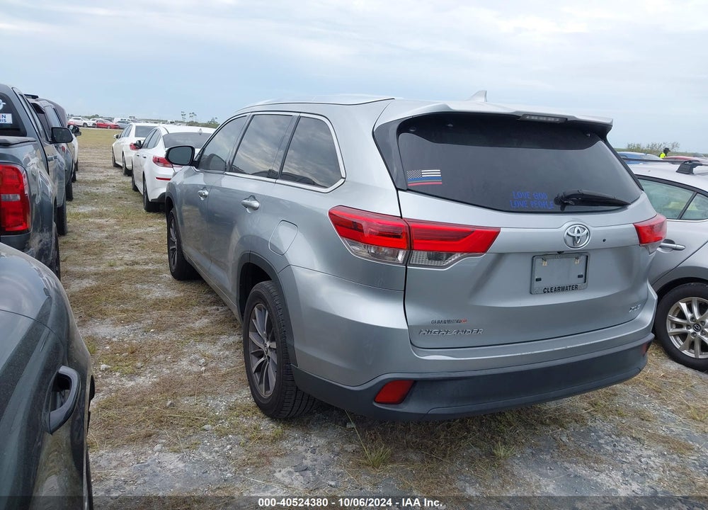 2017 TOYOTA HIGHLANDER XLE VIN: 5TDKZRFH6HS213835
