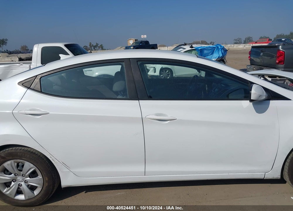 2016 HYUNDAI ELANTRA SE VIN: 5NPDH4AE9GH717036
