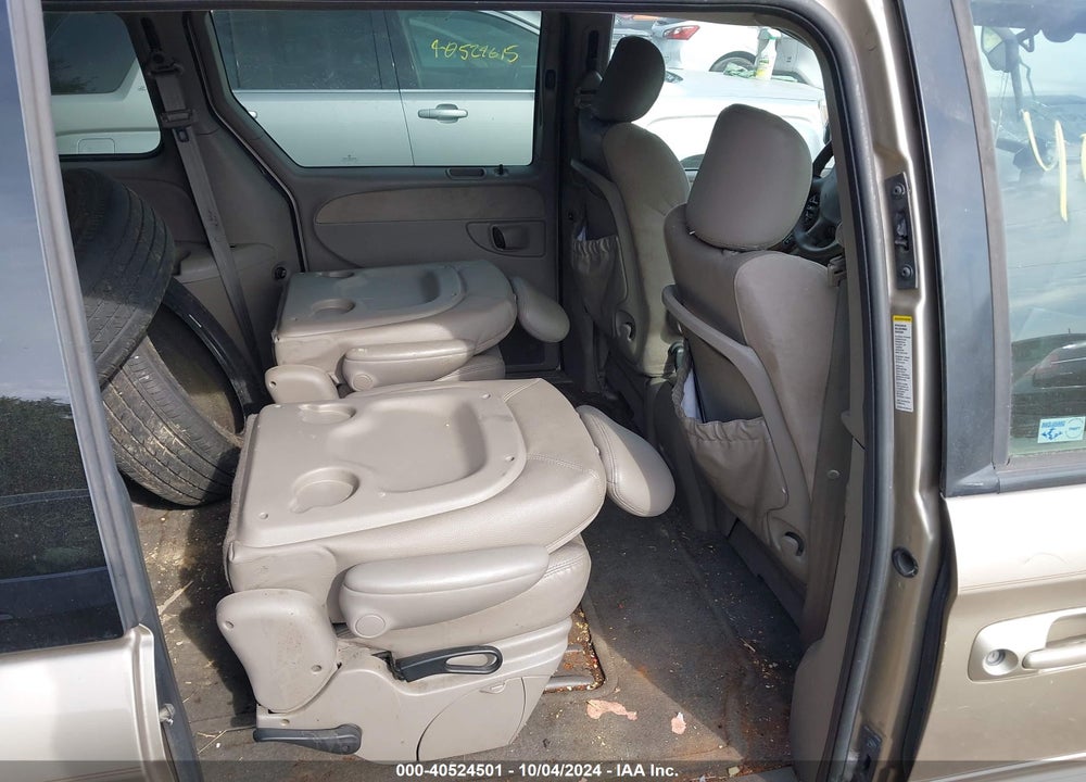2002 CHRYSLER TOWN & COUNTRY LIMITED VIN: 2C8GP64L42R679070