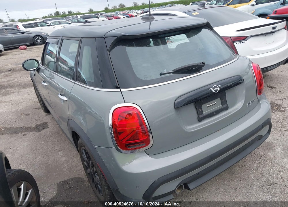 2022 MINI HARDTOP COOPER VIN: WMW33DK08N2R83673