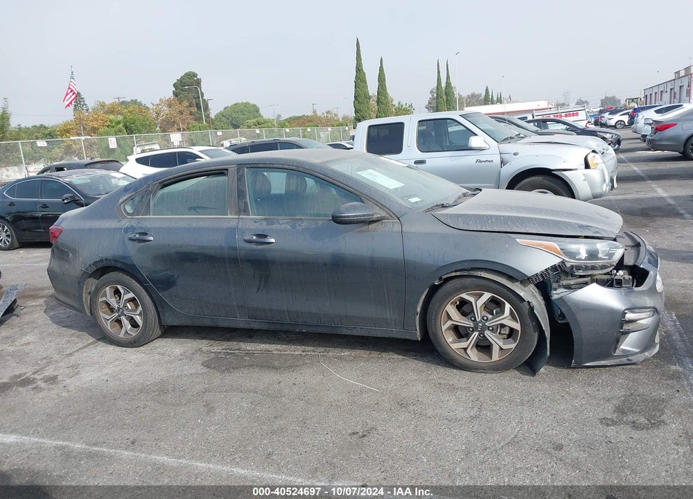 2019 KIA FORTE LXS VIN: 3KPF24AD8KE083328