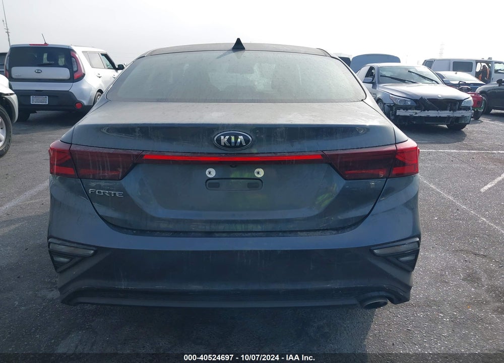 2019 KIA FORTE LXS VIN: 3KPF24AD8KE083328