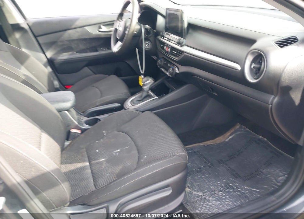 2019 KIA FORTE LXS VIN: 3KPF24AD8KE083328