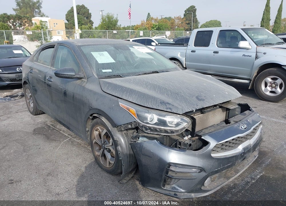 2019 KIA FORTE LXS VIN: 3KPF24AD8KE083328