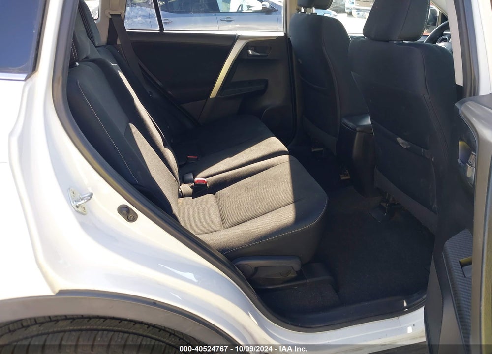 2015 TOYOTA RAV4 XLE VIN: 2T3WFREVXFW155824