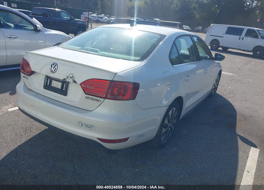 2014 VOLKSWAGEN JETTA HYBRID SEL PREMIUM VIN: 3VW637AJ2EM291488