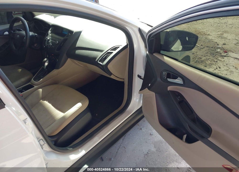 2018 FORD FOCUS SE VIN: 1FADP3F2XJL212708