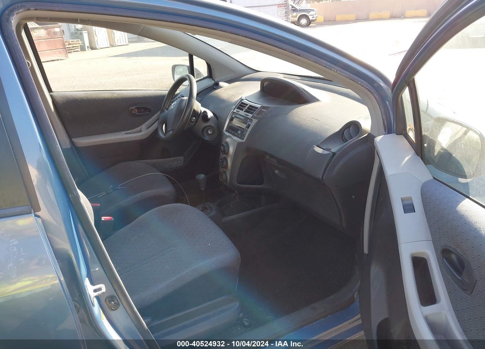 2009 TOYOTA YARIS VIN: JTDKT903695241852