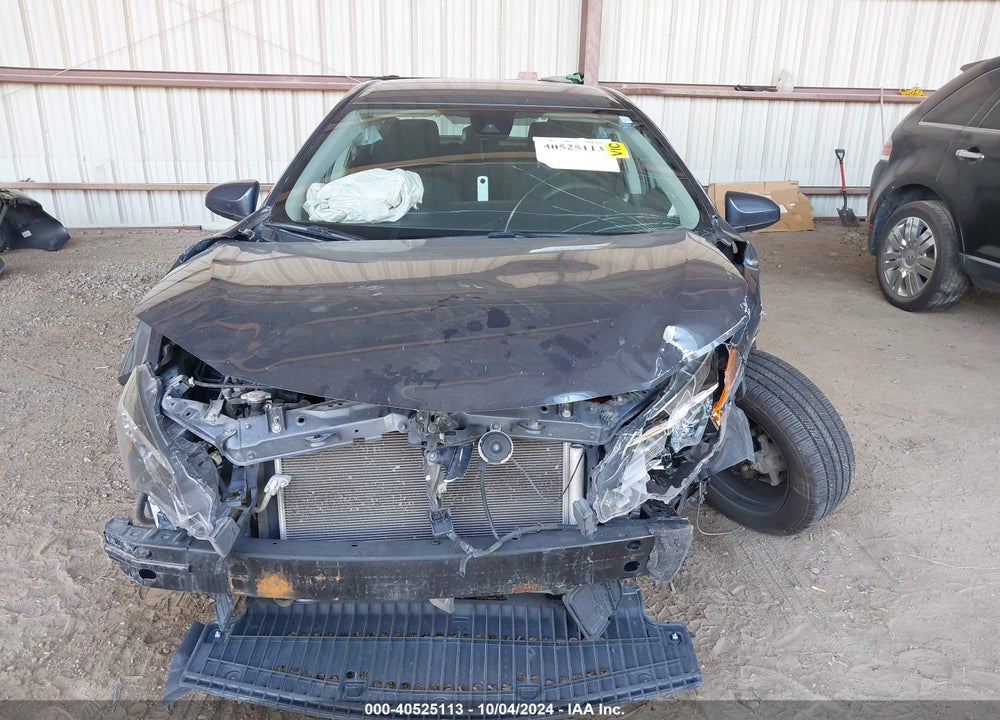 2018 TOYOTA COROLLA LE VIN: 5YFBURHE0JP821060
