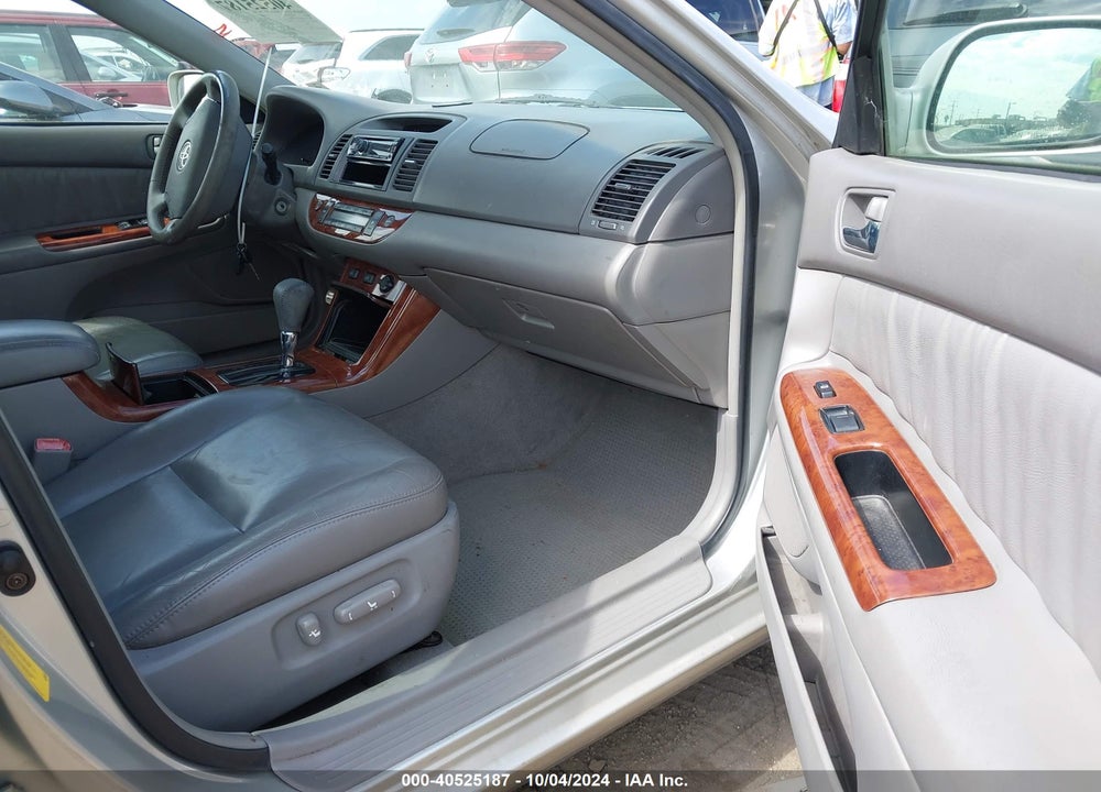 2005 TOYOTA CAMRY XLE V6 VIN: 4T1BF30K55U592906