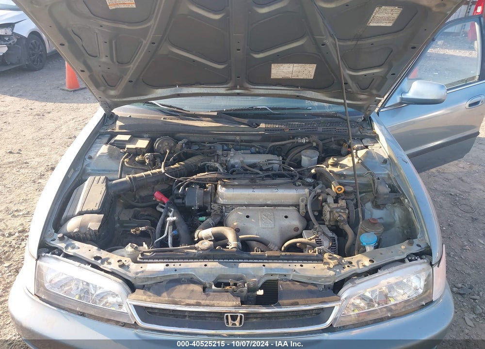 1996 HONDA ACCORD LX/EX VIN: 1HGCD5637TA296053