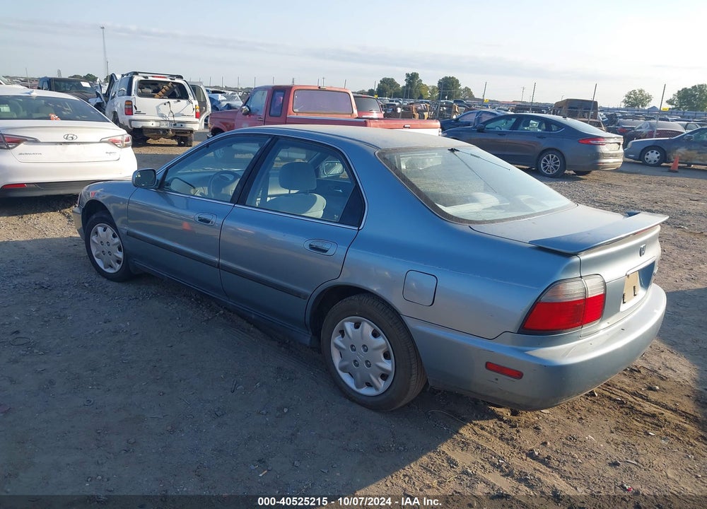 1996 HONDA ACCORD LX/EX VIN: 1HGCD5637TA296053