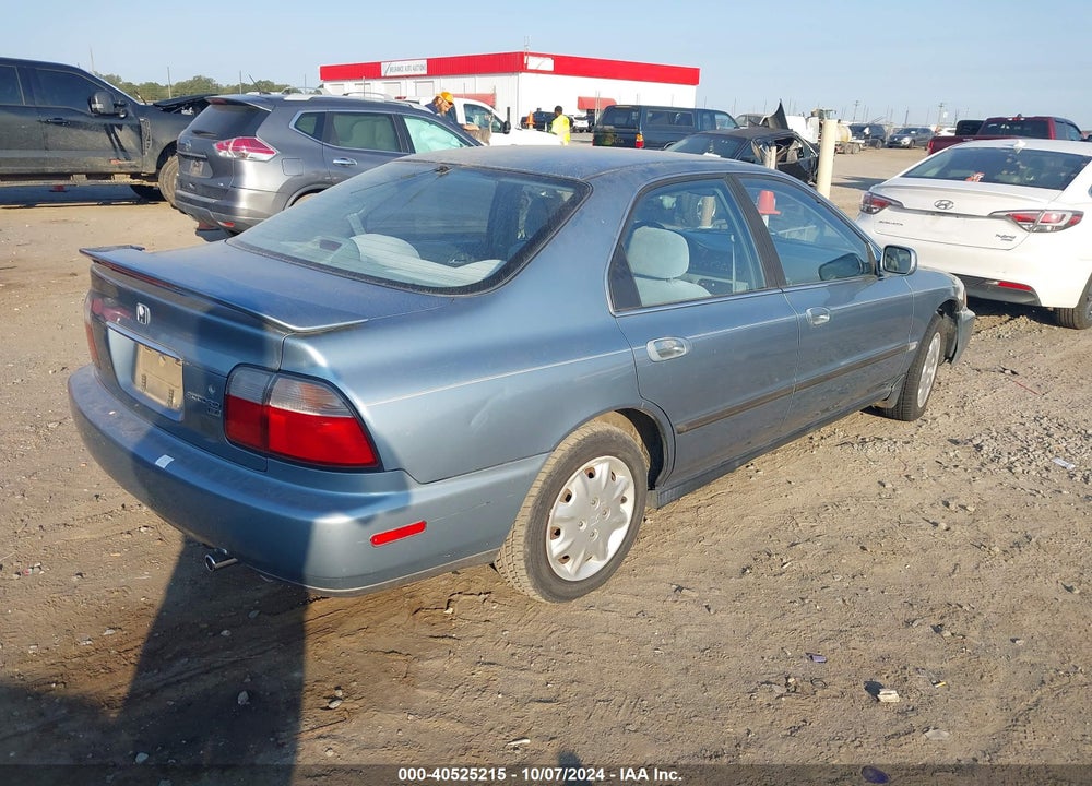 1996 HONDA ACCORD LX/EX VIN: 1HGCD5637TA296053