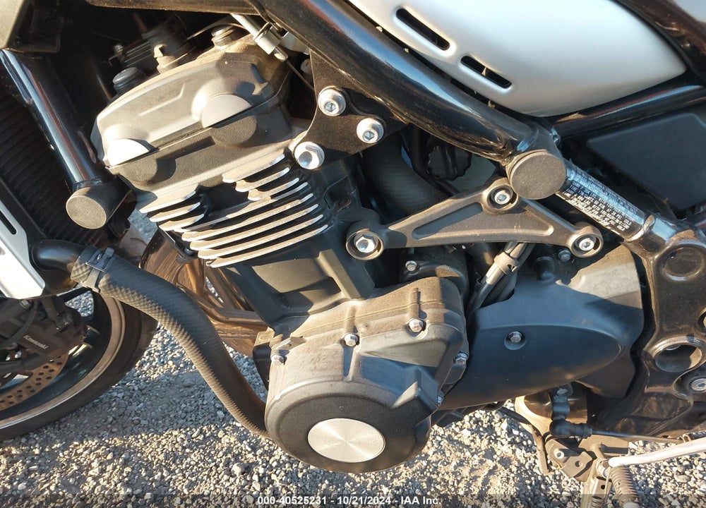 2018 KAWASAKI ZR900 R VIN: JKAZR2C1XJA001448
