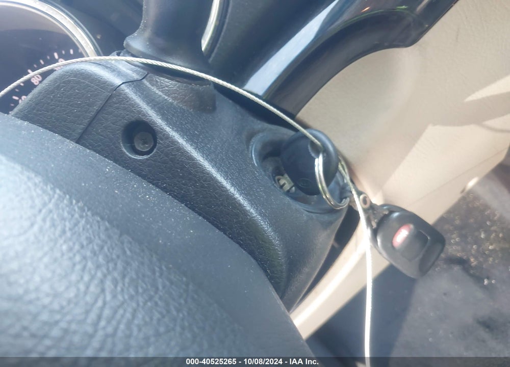 2011 KIA SORENTO LX VIN: 5XYKT3A15BG044467