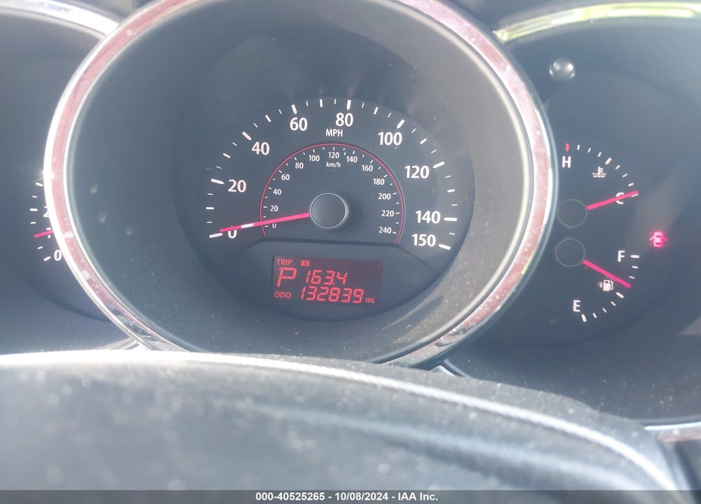 2011 KIA SORENTO LX VIN: 5XYKT3A15BG044467