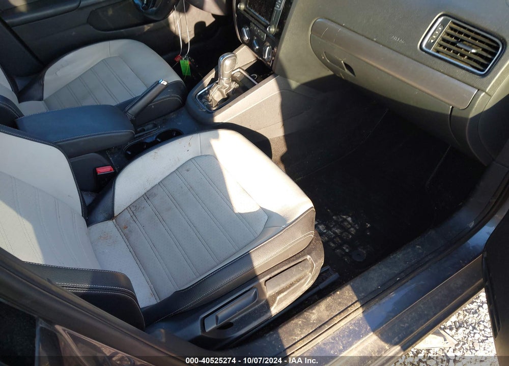 2016 VOLKSWAGEN JETTA VIN: 3VWD17AJ9GM286479
