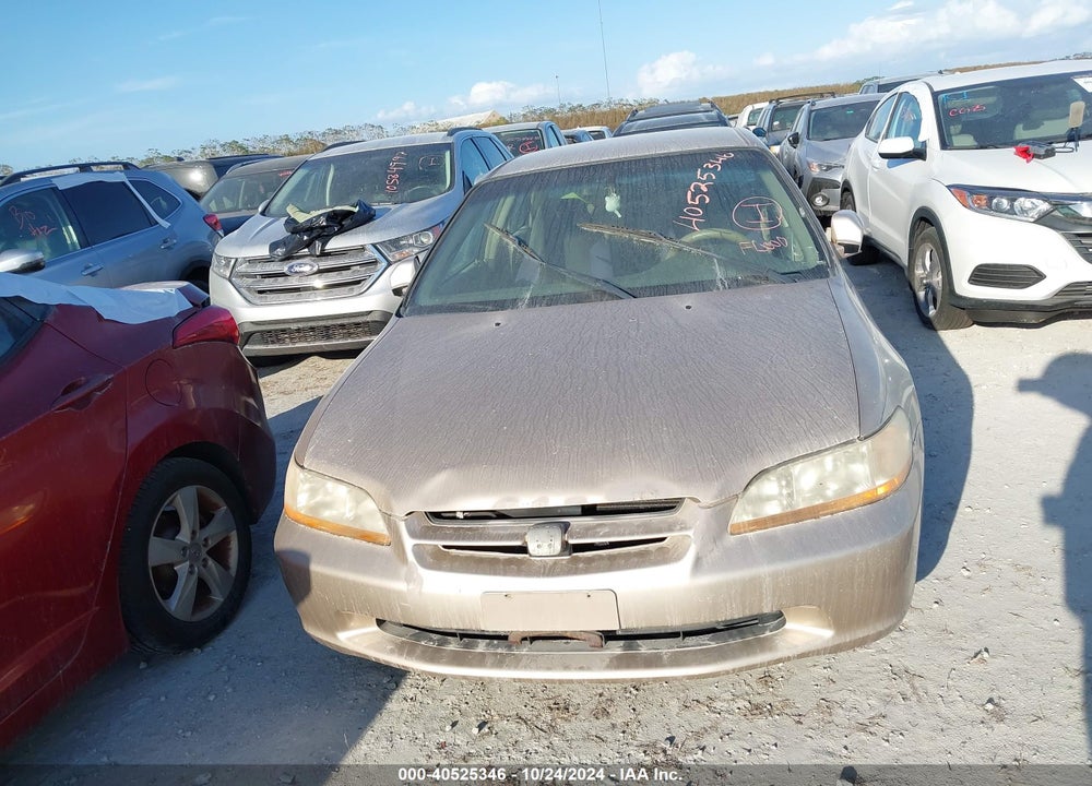 2000 HONDA ACCORD 2.3 LX VIN: 1HGCG6651YA130830