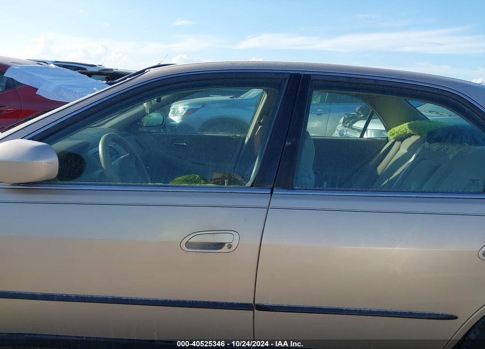 2000 HONDA ACCORD 2.3 LX VIN: 1HGCG6651YA130830