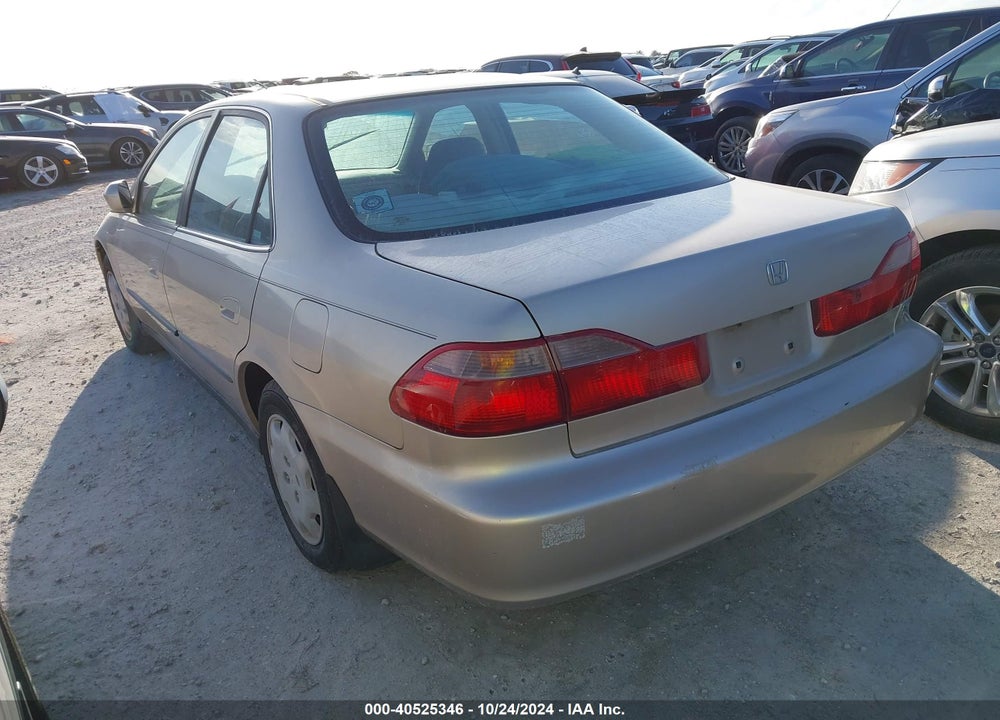 2000 HONDA ACCORD 2.3 LX VIN: 1HGCG6651YA130830
