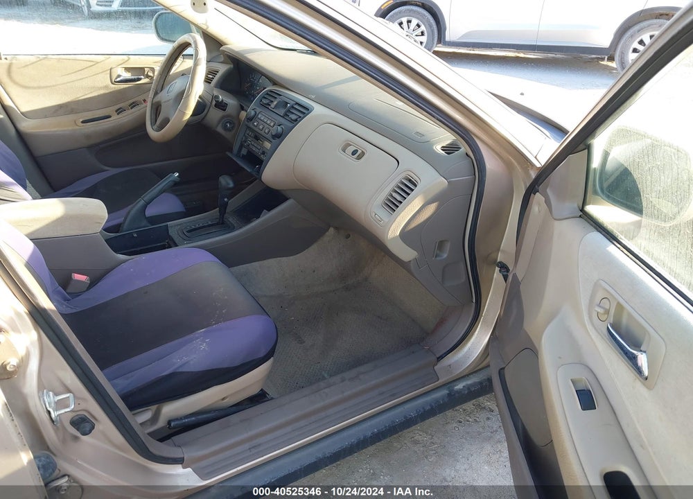 2000 HONDA ACCORD 2.3 LX VIN: 1HGCG6651YA130830