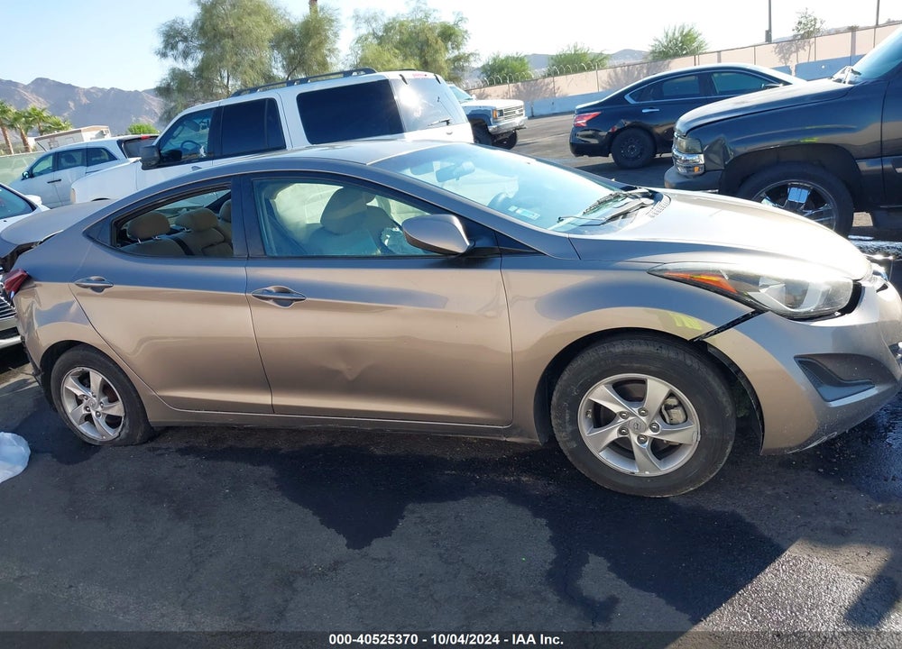 2015 HYUNDAI ELANTRA SE VIN: 5NPDH4AE9FH561370
