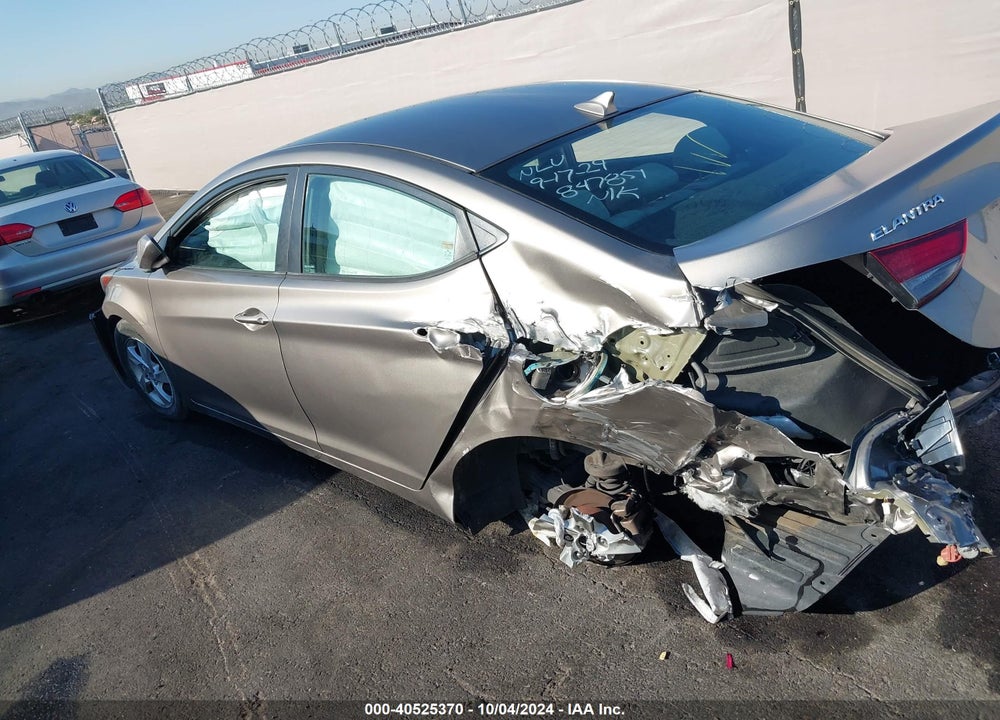 2015 HYUNDAI ELANTRA SE VIN: 5NPDH4AE9FH561370
