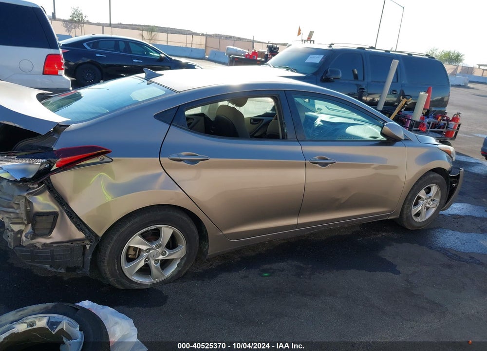 2015 HYUNDAI ELANTRA SE VIN: 5NPDH4AE9FH561370