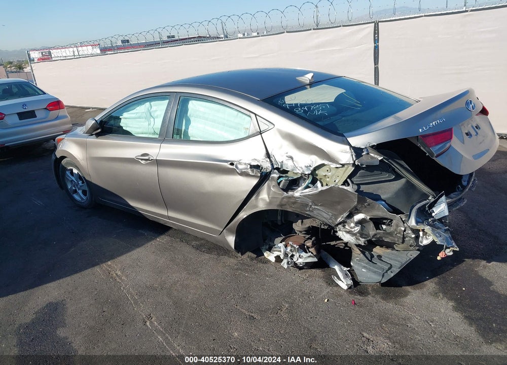 2015 HYUNDAI ELANTRA SE VIN: 5NPDH4AE9FH561370