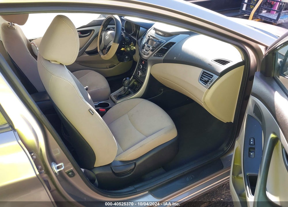2015 HYUNDAI ELANTRA SE VIN: 5NPDH4AE9FH561370