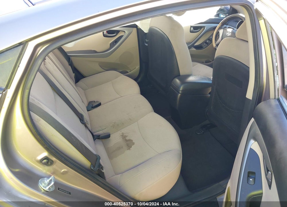 2015 HYUNDAI ELANTRA SE VIN: 5NPDH4AE9FH561370