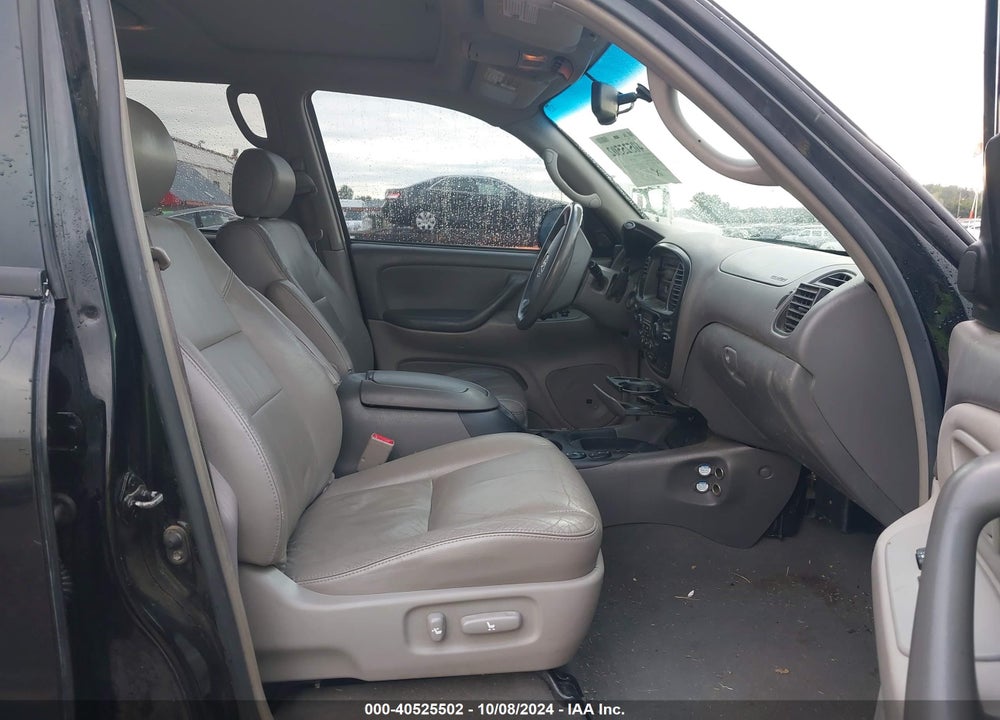 2005 TOYOTA SEQUOIA SR5 V8 VIN: 5TDBT44A75S241407