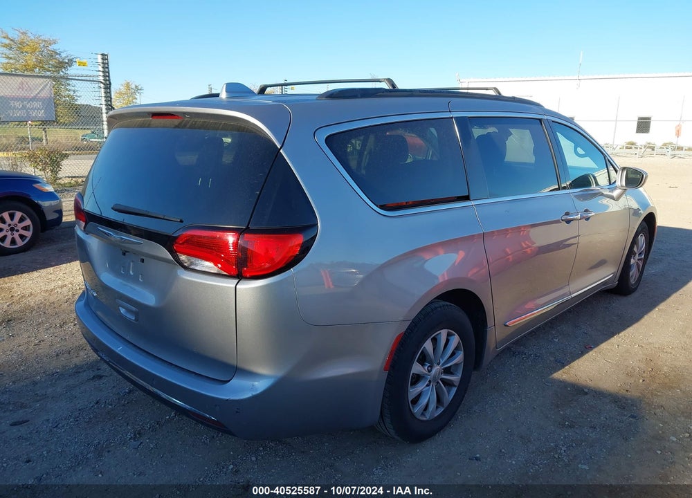 2017 CHRYSLER PACIFICA TOURING L VIN: 2C4RC1BG8HR540261
