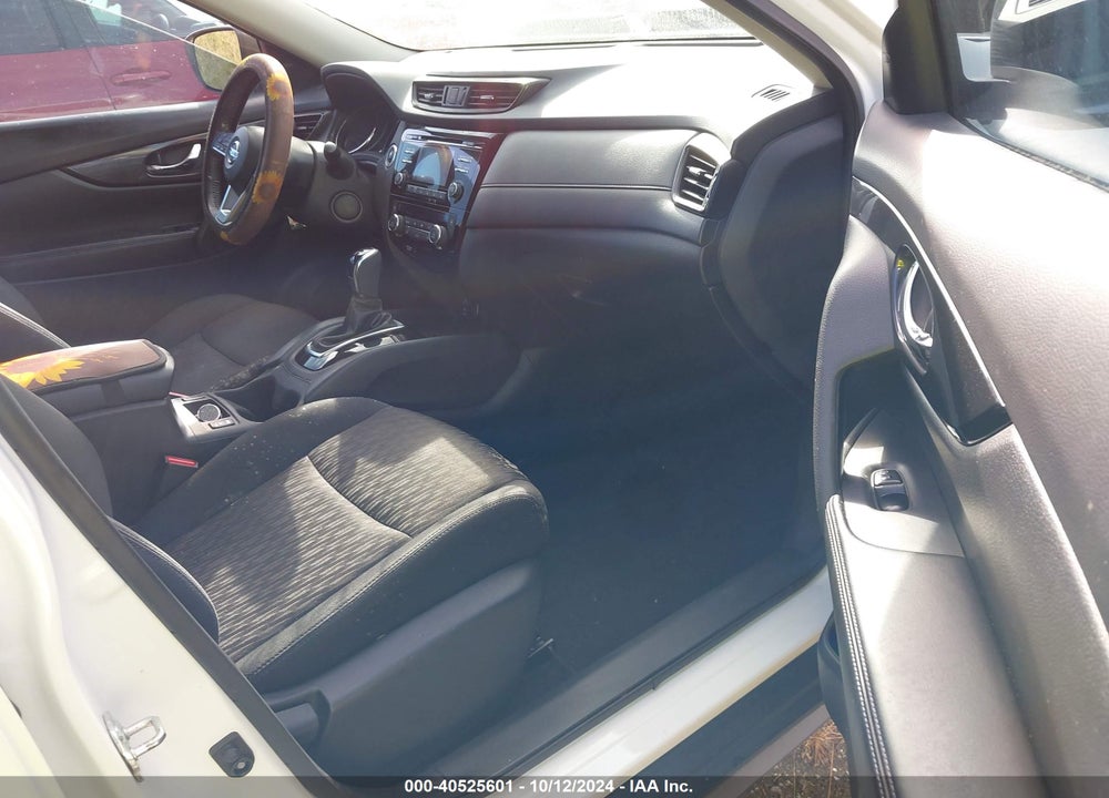 2017 NISSAN ROGUE SV VIN: 5N1AT2MT1HC885987