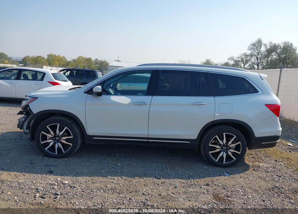 2022 HONDA PILOT AWD TOURING 7 PASSENGER VIN: 5FNYF6H66NB017066