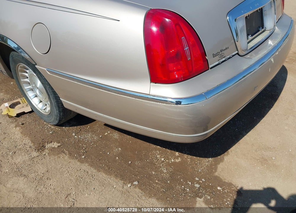 1998 LINCOLN TOWN CAR EXECUTIVE VIN: 1LNFM81W7WY727092
